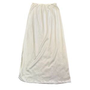 Vintage White Nylon Slip Small Lace Trim Made‎ in USA 100% Antron III